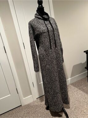 Lou & Grey Long Sleeve Black and White Sweater Maxi Dress, XXL